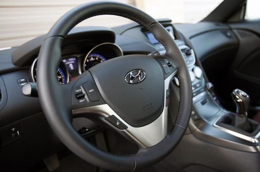  Hyundai Genesis Coupe 2013 года  (фото 17 из 76)